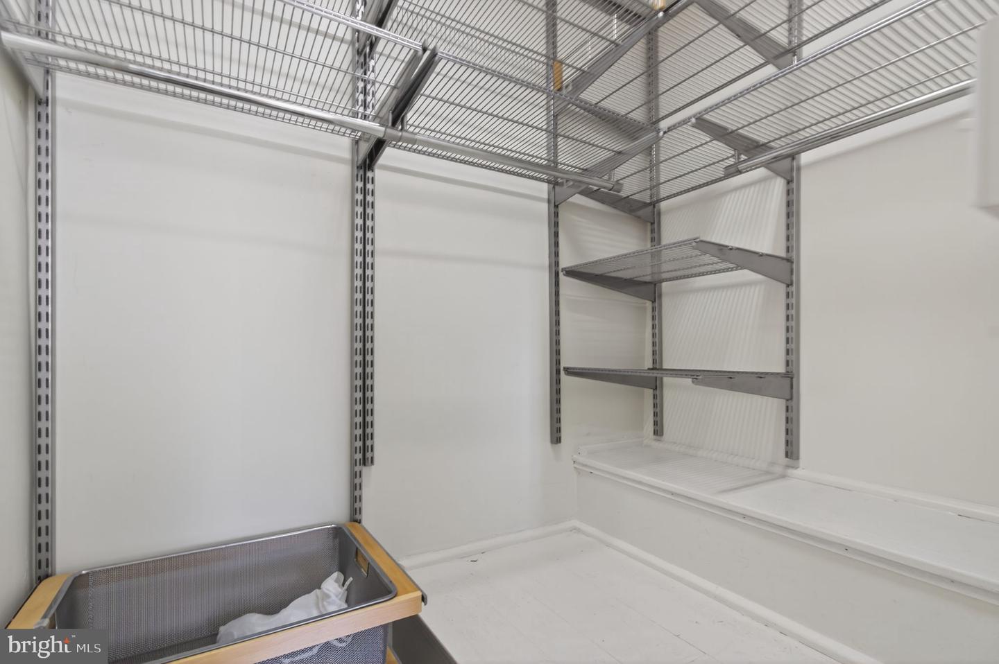 3221 VALLEY DR #712, ALEXANDRIA, Virginia 22302, 2 Bedrooms Bedrooms, ,1 BathroomBathrooms,Residential,For sale,3221 VALLEY DR #712,VAAX2047276 MLS # VAAX2047276