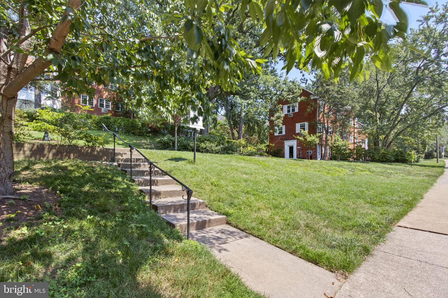 3221 VALLEY DR #712, ALEXANDRIA, Virginia 22302, 2 Bedrooms Bedrooms, ,1 BathroomBathrooms,Residential,For sale,3221 VALLEY DR #712,VAAX2047276 MLS # VAAX2047276