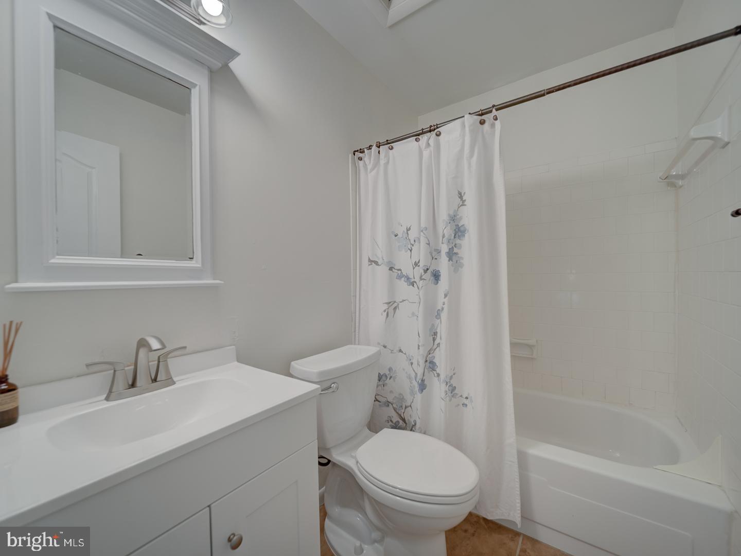 6207 GEMINI CT, BURKE, Virginia 22015, 4 Bedrooms Bedrooms, ,2 BathroomsBathrooms,Residential,For sale,6207 GEMINI CT,VAFX2254172 MLS # VAFX2254172