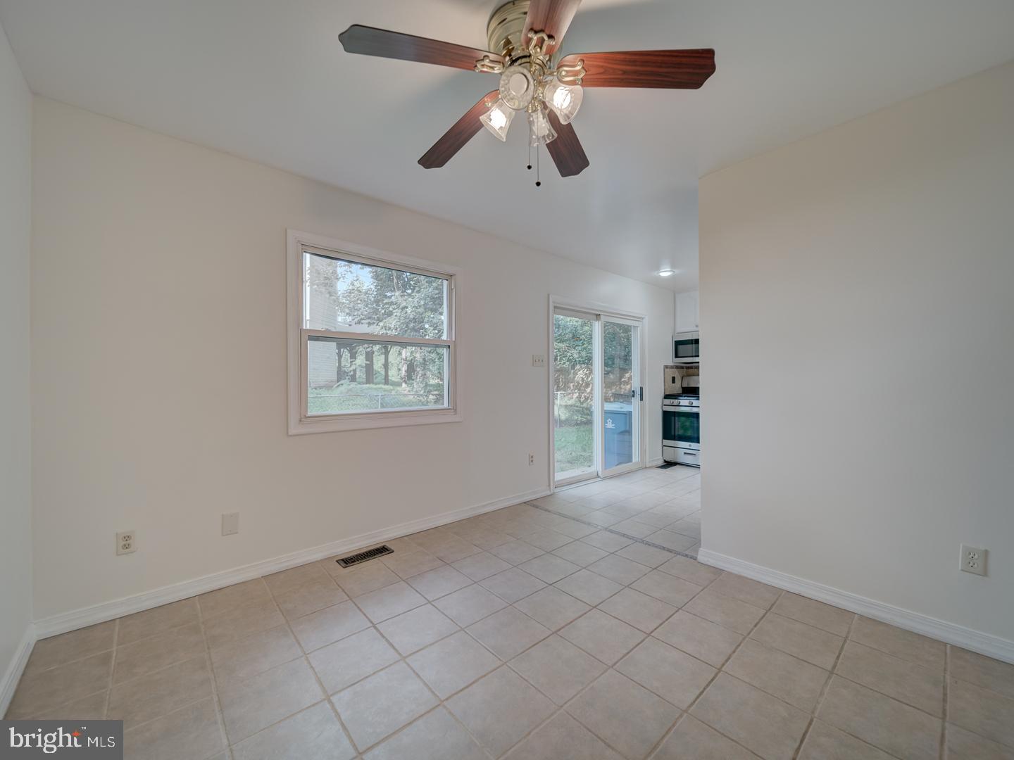 6207 GEMINI CT, BURKE, Virginia 22015, 4 Bedrooms Bedrooms, ,2 BathroomsBathrooms,Residential,For sale,6207 GEMINI CT,VAFX2254172 MLS # VAFX2254172