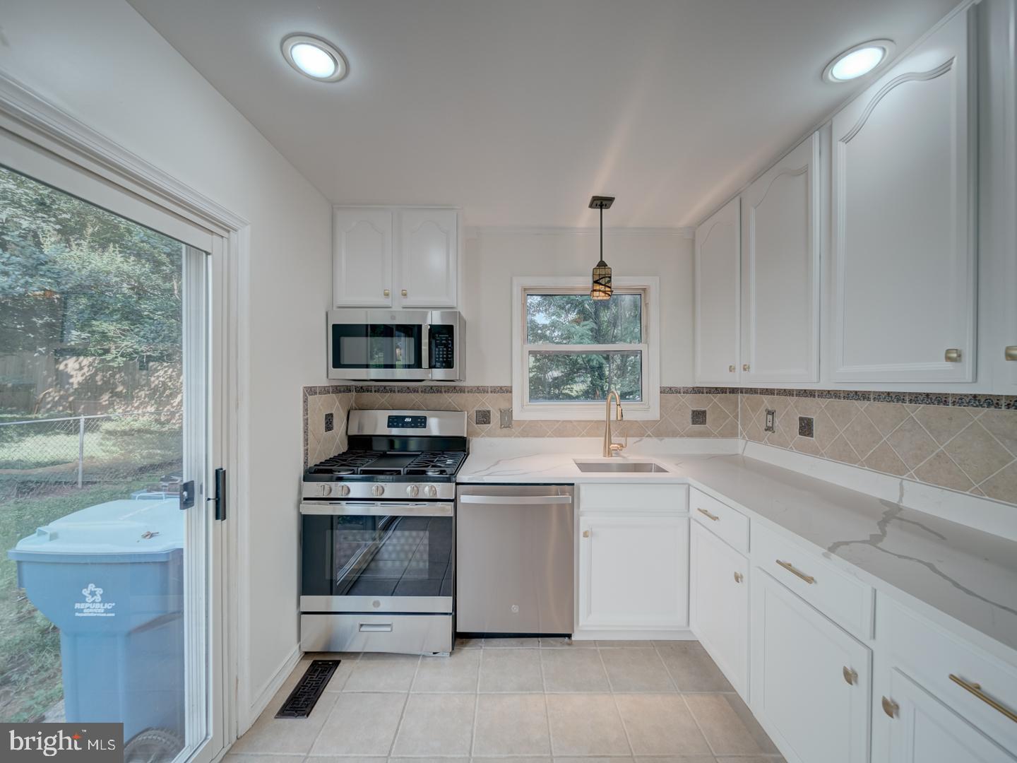6207 GEMINI CT, BURKE, Virginia 22015, 4 Bedrooms Bedrooms, ,2 BathroomsBathrooms,Residential,For sale,6207 GEMINI CT,VAFX2254172 MLS # VAFX2254172