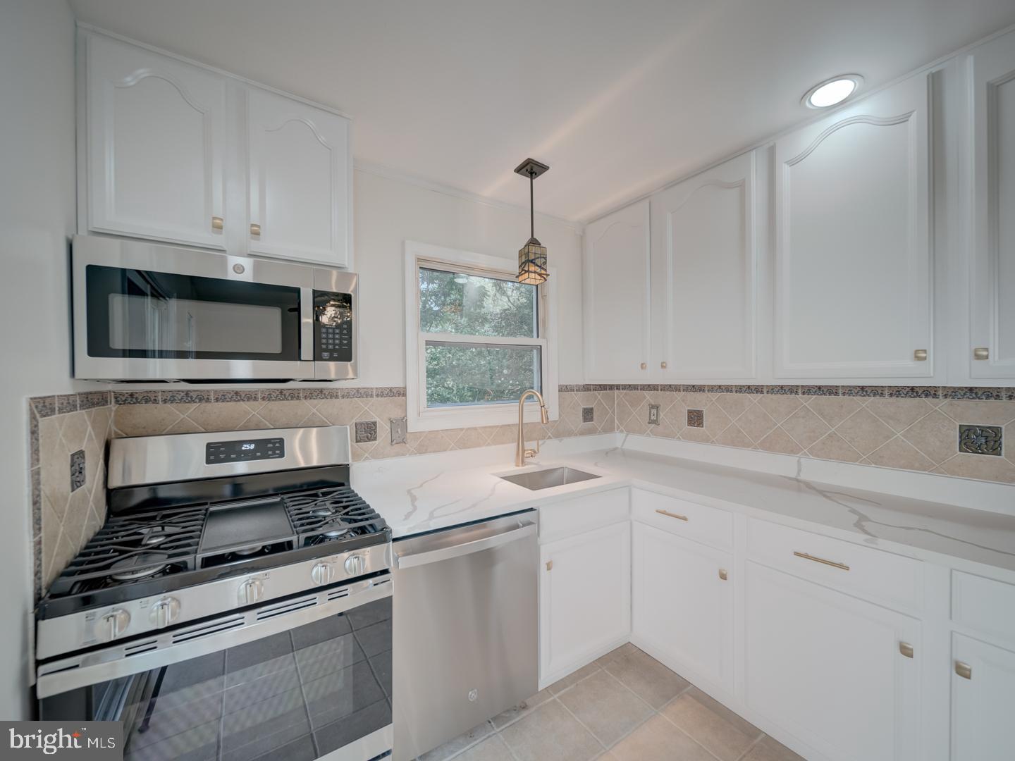 6207 GEMINI CT, BURKE, Virginia 22015, 4 Bedrooms Bedrooms, ,2 BathroomsBathrooms,Residential,For sale,6207 GEMINI CT,VAFX2254172 MLS # VAFX2254172