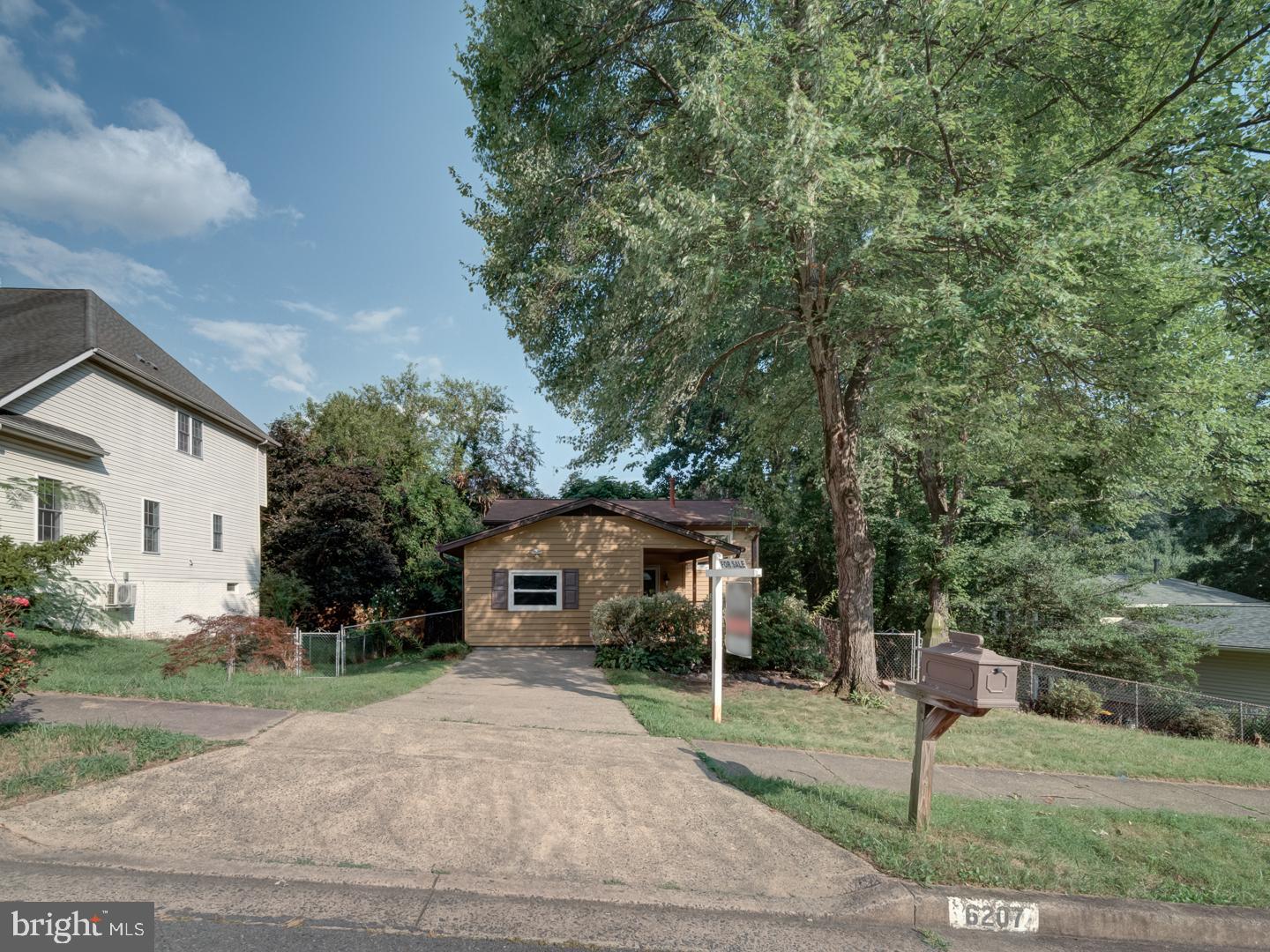 6207 GEMINI CT, BURKE, Virginia 22015, 4 Bedrooms Bedrooms, ,2 BathroomsBathrooms,Residential,For sale,6207 GEMINI CT,VAFX2254172 MLS # VAFX2254172