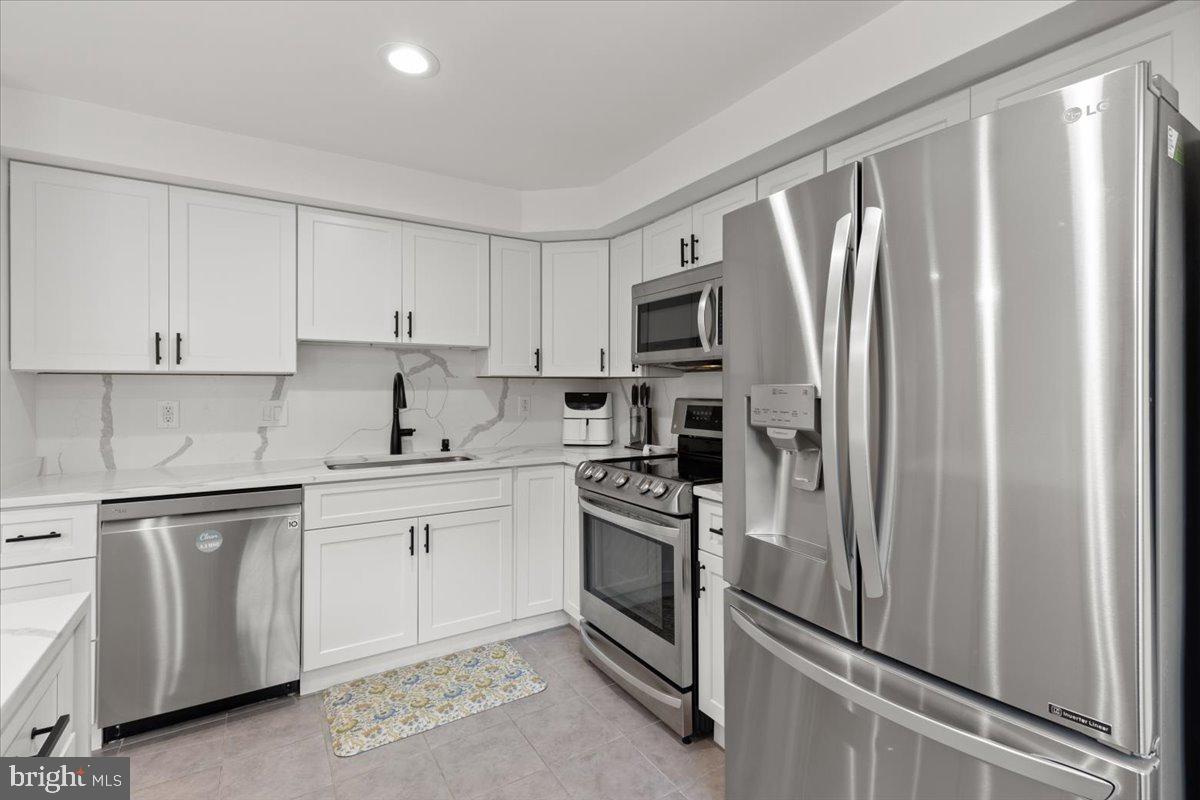 3921 PLUM RUN CT, FAIRFAX, Virginia 22033, 3 Bedrooms Bedrooms, ,3 BathroomsBathrooms,Residential,For sale,3921 PLUM RUN CT,VAFX2254232 MLS # VAFX2254232
