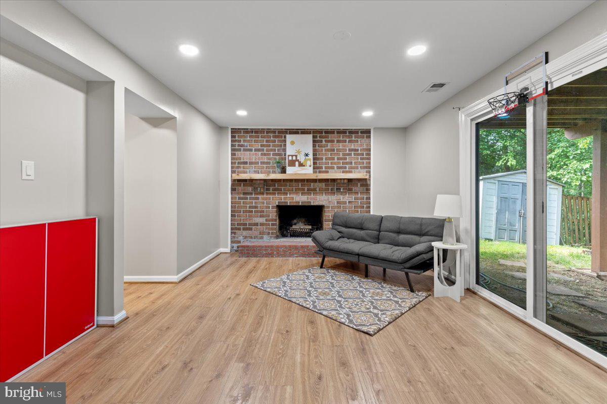 3921 PLUM RUN CT, FAIRFAX, Virginia 22033, 3 Bedrooms Bedrooms, ,3 BathroomsBathrooms,Residential,For sale,3921 PLUM RUN CT,VAFX2254232 MLS # VAFX2254232