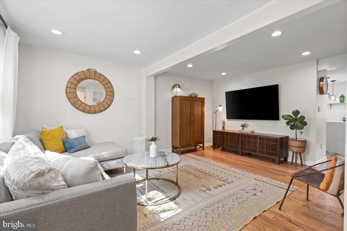 3921 PLUM RUN CT, FAIRFAX, Virginia 22033, 3 Bedrooms Bedrooms, ,3 BathroomsBathrooms,Residential,For sale,3921 PLUM RUN CT,VAFX2254232 MLS # VAFX2254232