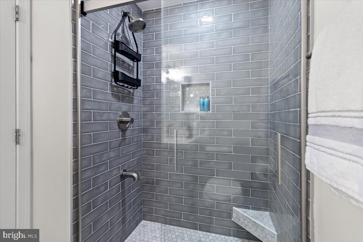 3921 PLUM RUN CT, FAIRFAX, Virginia 22033, 3 Bedrooms Bedrooms, ,3 BathroomsBathrooms,Residential,For sale,3921 PLUM RUN CT,VAFX2254232 MLS # VAFX2254232