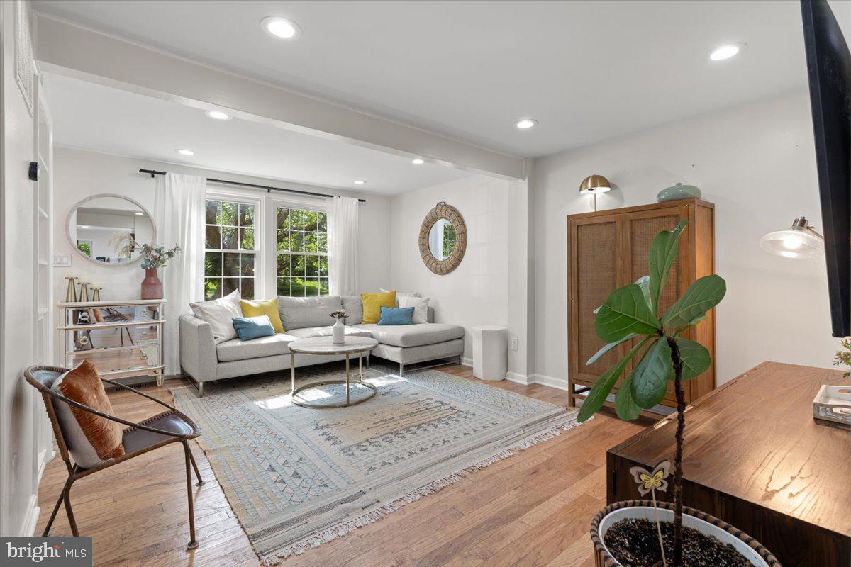 3921 PLUM RUN CT, FAIRFAX, Virginia 22033, 3 Bedrooms Bedrooms, ,3 BathroomsBathrooms,Residential,For sale,3921 PLUM RUN CT,VAFX2254232 MLS # VAFX2254232