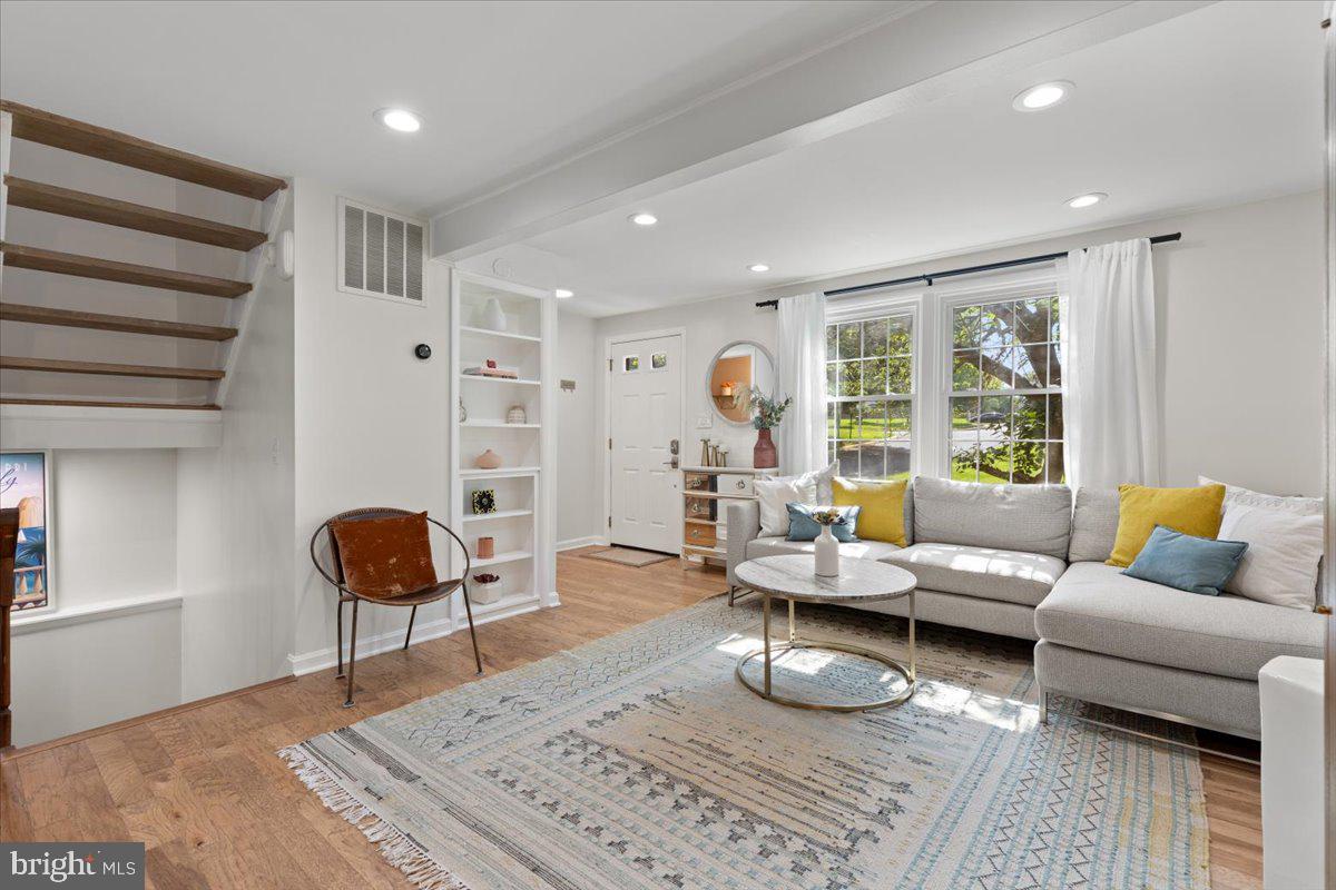 3921 PLUM RUN CT, FAIRFAX, Virginia 22033, 3 Bedrooms Bedrooms, ,3 BathroomsBathrooms,Residential,For sale,3921 PLUM RUN CT,VAFX2254232 MLS # VAFX2254232