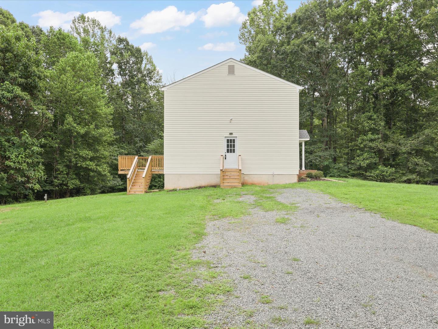 183 LAKELAND ROAD, STAFFORD, Virginia 22556, 5 Bedrooms Bedrooms, ,3 BathroomsBathrooms,Residential,For sale,183 LAKELAND ROAD,VAST2040624 MLS # VAST2040624