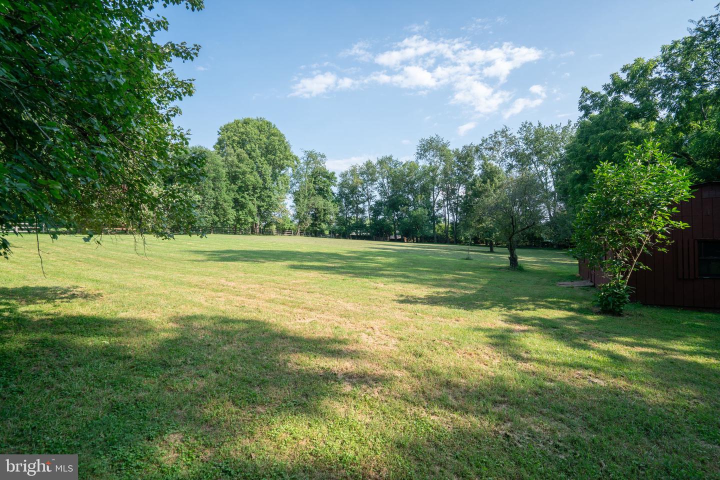 10423 DEERFOOT DR, GREAT FALLS, Virginia 22066, 4 Bedrooms Bedrooms, ,4 BathroomsBathrooms,Residential,For sale,10423 DEERFOOT DR,VAFX2254530 MLS # VAFX2254530