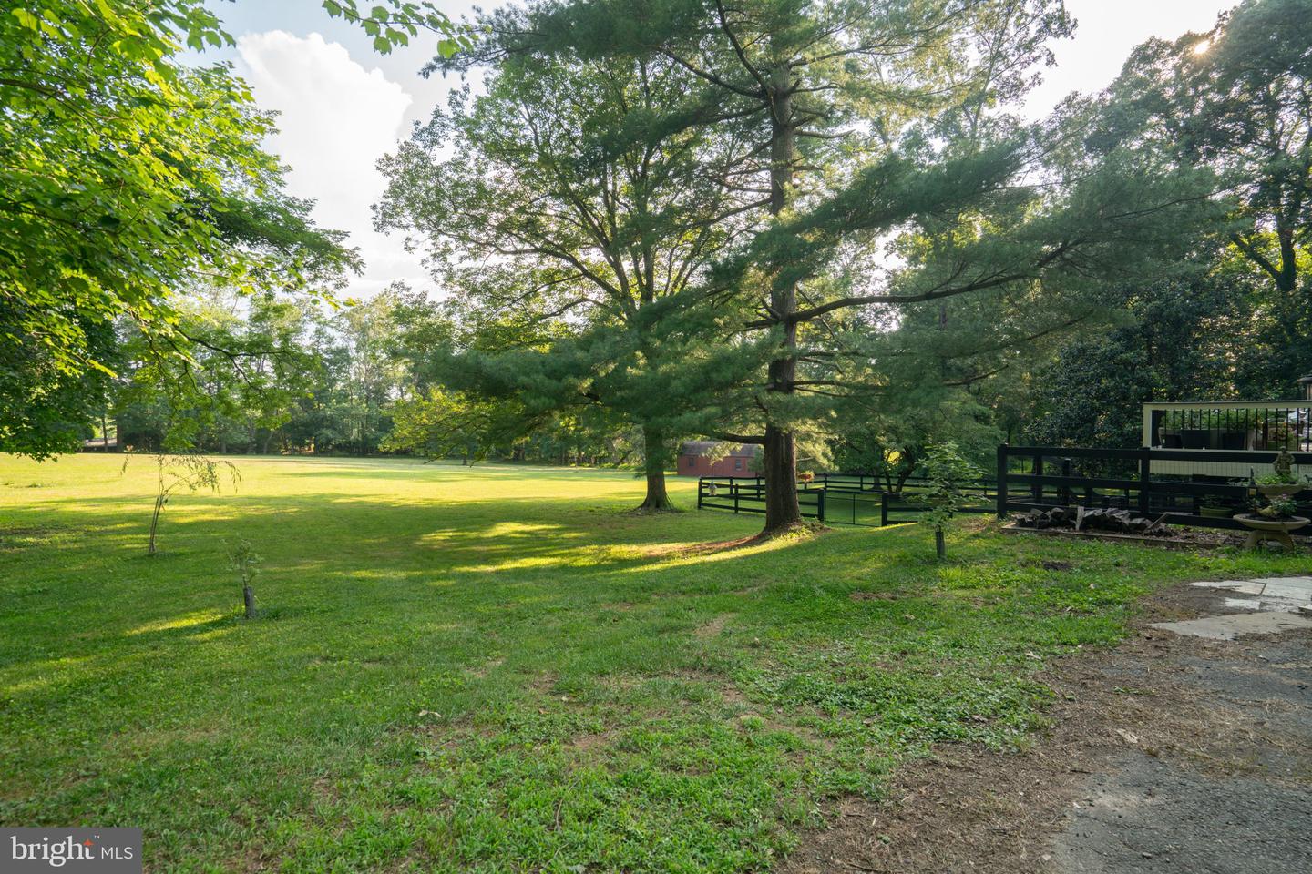 10423 DEERFOOT DR, GREAT FALLS, Virginia 22066, 4 Bedrooms Bedrooms, ,4 BathroomsBathrooms,Residential,For sale,10423 DEERFOOT DR,VAFX2254530 MLS # VAFX2254530
