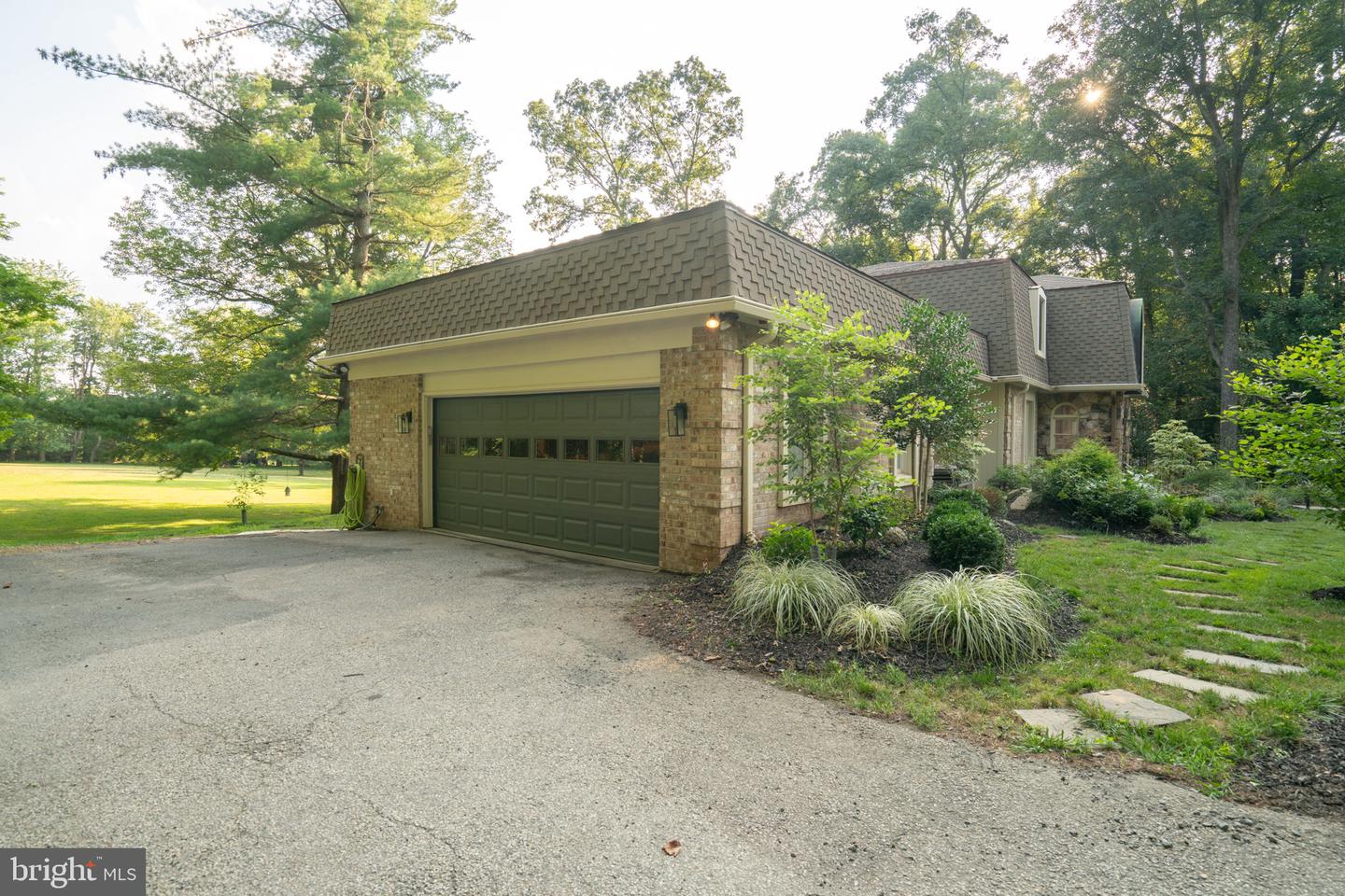 10423 DEERFOOT DR, GREAT FALLS, Virginia 22066, 4 Bedrooms Bedrooms, ,4 BathroomsBathrooms,Residential,For sale,10423 DEERFOOT DR,VAFX2254530 MLS # VAFX2254530