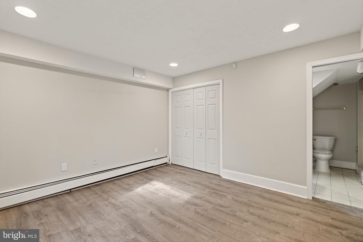 10423 DEERFOOT DR, GREAT FALLS, Virginia 22066, 4 Bedrooms Bedrooms, ,4 BathroomsBathrooms,Residential,For sale,10423 DEERFOOT DR,VAFX2254530 MLS # VAFX2254530