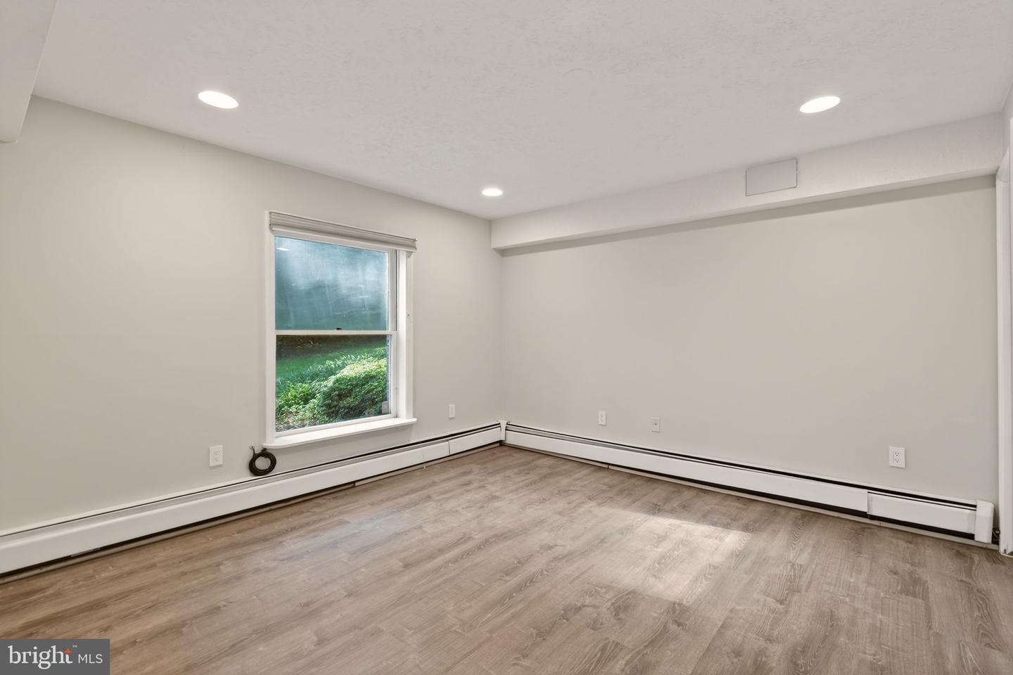 10423 DEERFOOT DR, GREAT FALLS, Virginia 22066, 4 Bedrooms Bedrooms, ,4 BathroomsBathrooms,Residential,For sale,10423 DEERFOOT DR,VAFX2254530 MLS # VAFX2254530