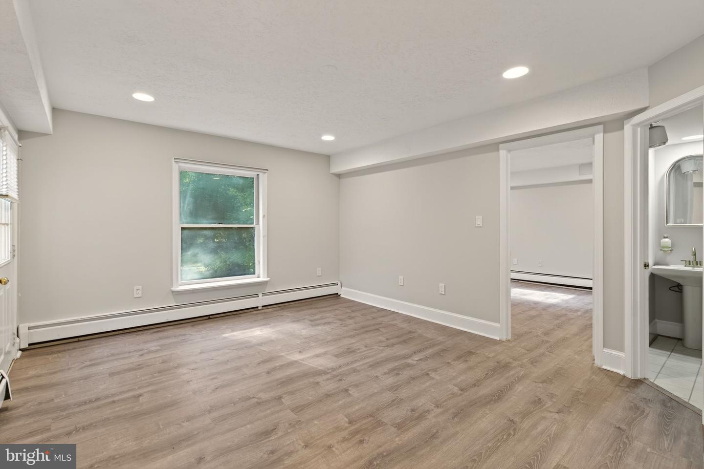 10423 DEERFOOT DR, GREAT FALLS, Virginia 22066, 4 Bedrooms Bedrooms, ,4 BathroomsBathrooms,Residential,For sale,10423 DEERFOOT DR,VAFX2254530 MLS # VAFX2254530