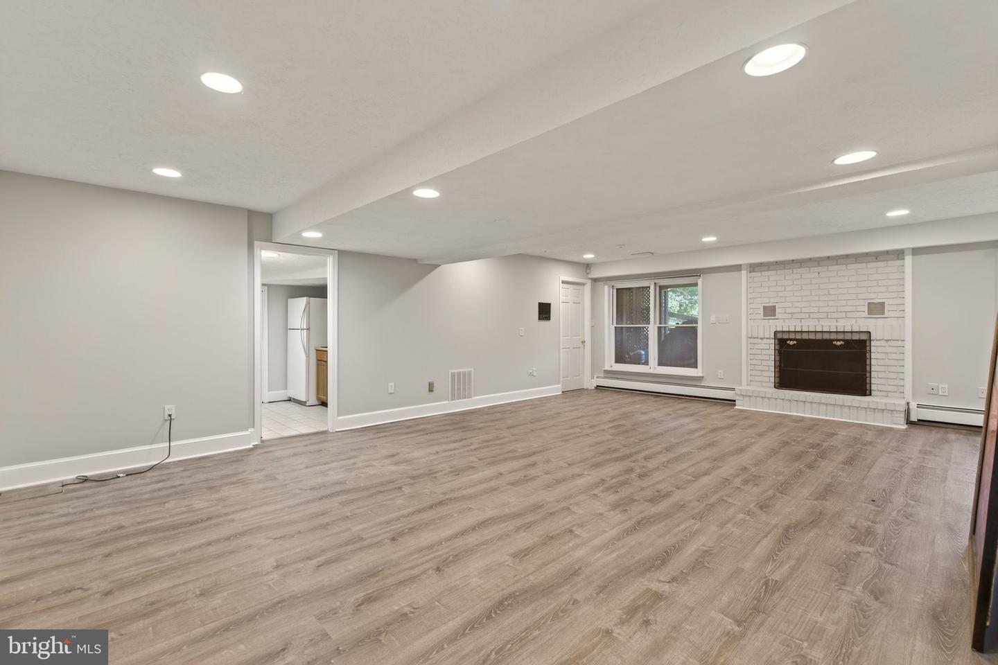 10423 DEERFOOT DR, GREAT FALLS, Virginia 22066, 4 Bedrooms Bedrooms, ,4 BathroomsBathrooms,Residential,For sale,10423 DEERFOOT DR,VAFX2254530 MLS # VAFX2254530