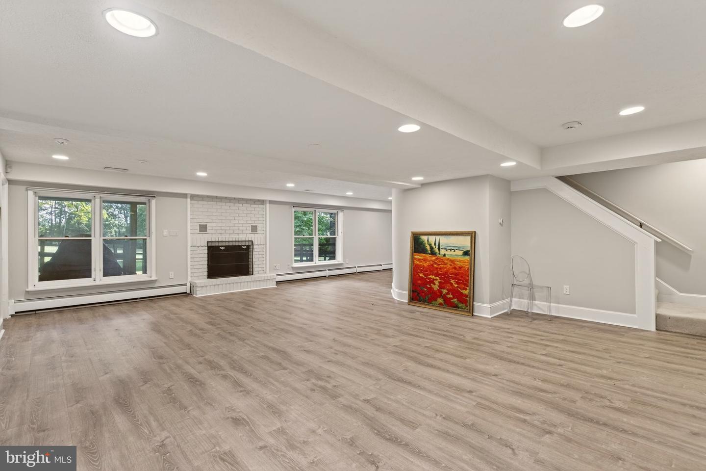 10423 DEERFOOT DR, GREAT FALLS, Virginia 22066, 4 Bedrooms Bedrooms, ,4 BathroomsBathrooms,Residential,For sale,10423 DEERFOOT DR,VAFX2254530 MLS # VAFX2254530