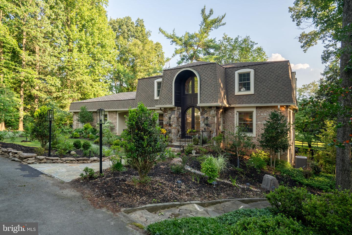 10423 DEERFOOT DR, GREAT FALLS, Virginia 22066, 4 Bedrooms Bedrooms, ,4 BathroomsBathrooms,Residential,For sale,10423 DEERFOOT DR,VAFX2254530 MLS # VAFX2254530