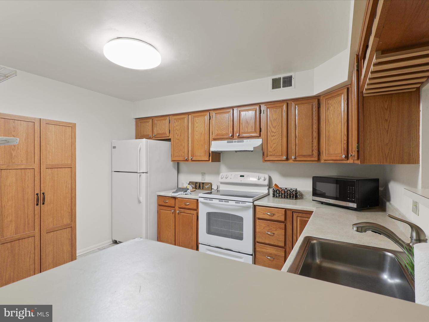 11713 KARBON HILL CT #710A, RESTON, Virginia 20191, 2 Bedrooms Bedrooms, ,2 BathroomsBathrooms,Residential,For sale,11713 KARBON HILL CT #710A,VAFX2254544 MLS # VAFX2254544