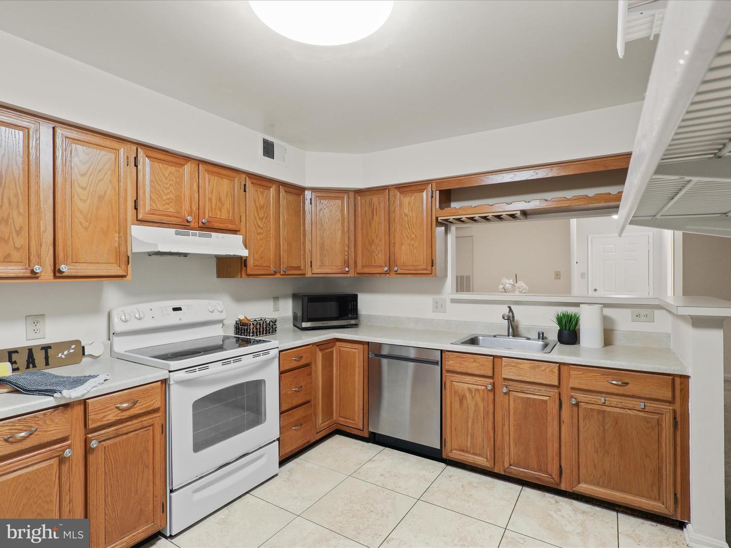 11713 KARBON HILL CT #710A, RESTON, Virginia 20191, 2 Bedrooms Bedrooms, ,2 BathroomsBathrooms,Residential,For sale,11713 KARBON HILL CT #710A,VAFX2254544 MLS # VAFX2254544