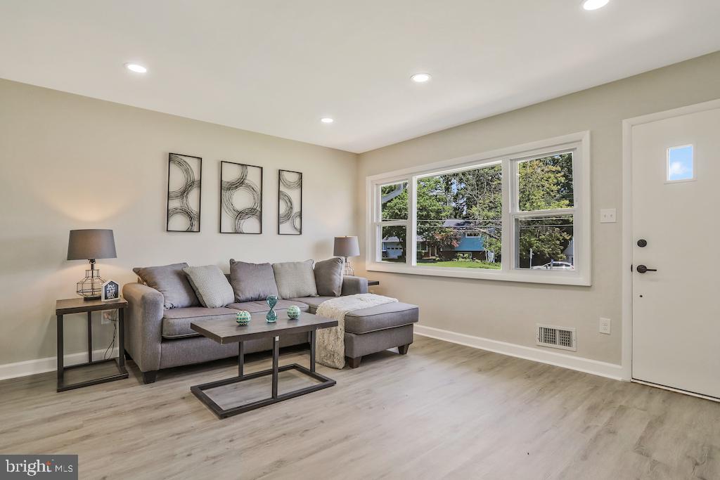 6420 WILLOWOOD LN, ALEXANDRIA, Virginia 22310, 3 Bedrooms Bedrooms, ,2 BathroomsBathrooms,Residential,For sale,6420 WILLOWOOD LN,VAFX2254644 MLS # VAFX2254644