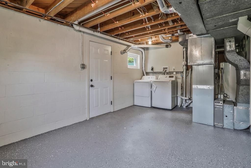 6420 WILLOWOOD LN, ALEXANDRIA, Virginia 22310, 3 Bedrooms Bedrooms, ,2 BathroomsBathrooms,Residential,For sale,6420 WILLOWOOD LN,VAFX2254644 MLS # VAFX2254644
