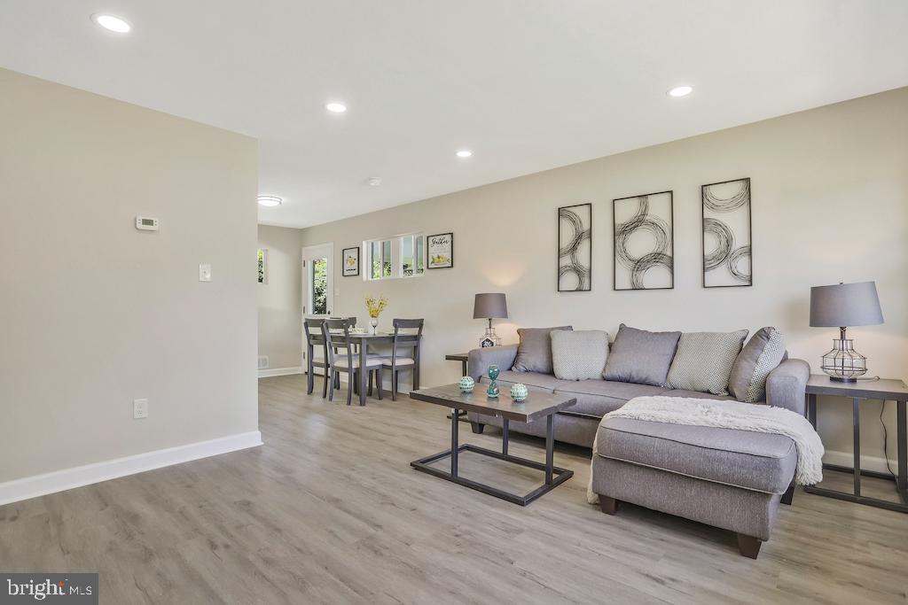 6420 WILLOWOOD LN, ALEXANDRIA, Virginia 22310, 3 Bedrooms Bedrooms, ,2 BathroomsBathrooms,Residential,For sale,6420 WILLOWOOD LN,VAFX2254644 MLS # VAFX2254644