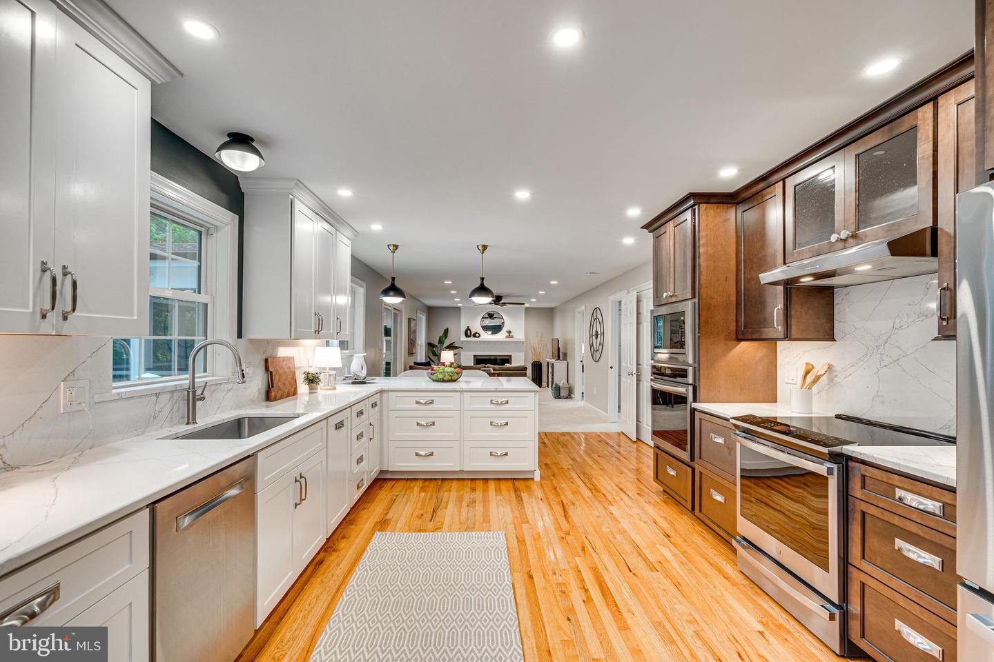5718 WOODEN HAWK LN, BURKE, Virginia 22015, 5 Bedrooms Bedrooms, ,3 BathroomsBathrooms,Residential,For sale,5718 WOODEN HAWK LN,VAFX2255328 MLS # VAFX2255328