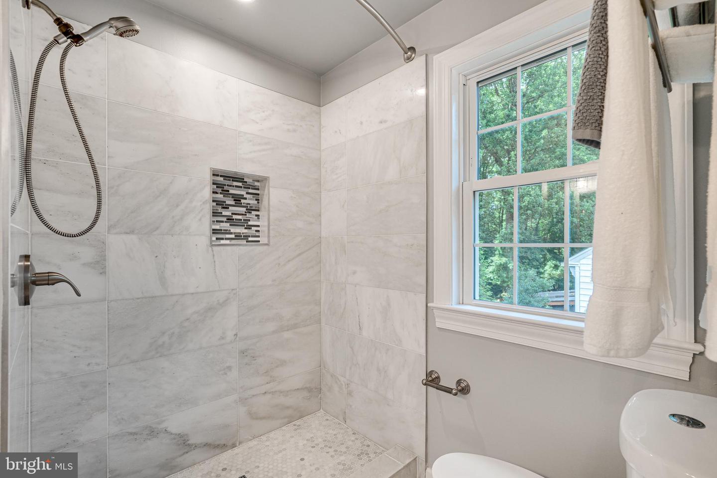 5718 WOODEN HAWK LN, BURKE, Virginia 22015, 5 Bedrooms Bedrooms, ,3 BathroomsBathrooms,Residential,For sale,5718 WOODEN HAWK LN,VAFX2255328 MLS # VAFX2255328