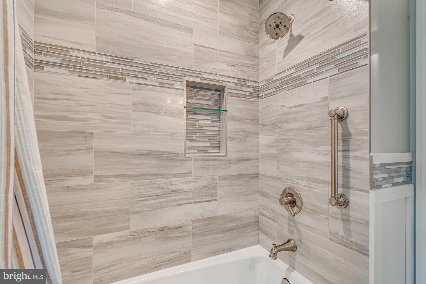 5718 WOODEN HAWK LN, BURKE, Virginia 22015, 5 Bedrooms Bedrooms, ,3 BathroomsBathrooms,Residential,For sale,5718 WOODEN HAWK LN,VAFX2255328 MLS # VAFX2255328