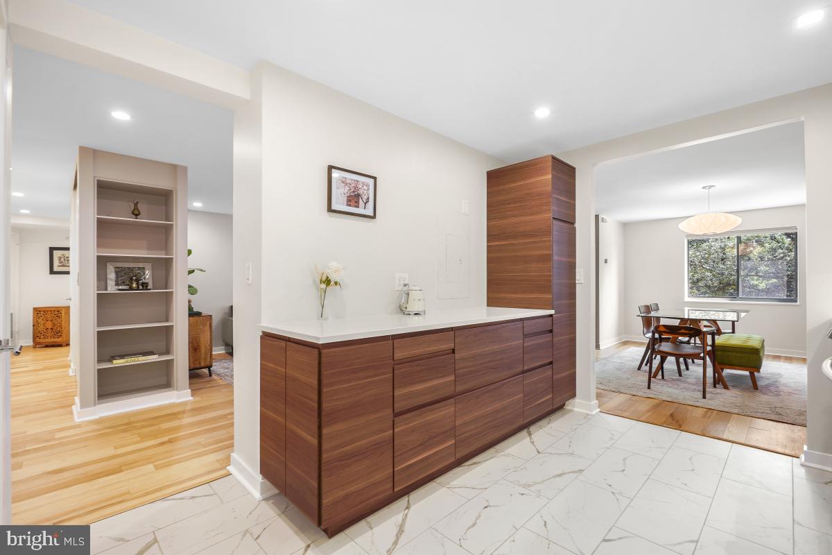 5904 MOUNT EAGLE DR #108B, ALEXANDRIA, Virginia 22303, 3 Bedrooms Bedrooms, 9 Rooms Rooms,2 BathroomsBathrooms,Residential,For sale,5904 MOUNT EAGLE DR #108B,VAFX2255330 MLS # VAFX2255330