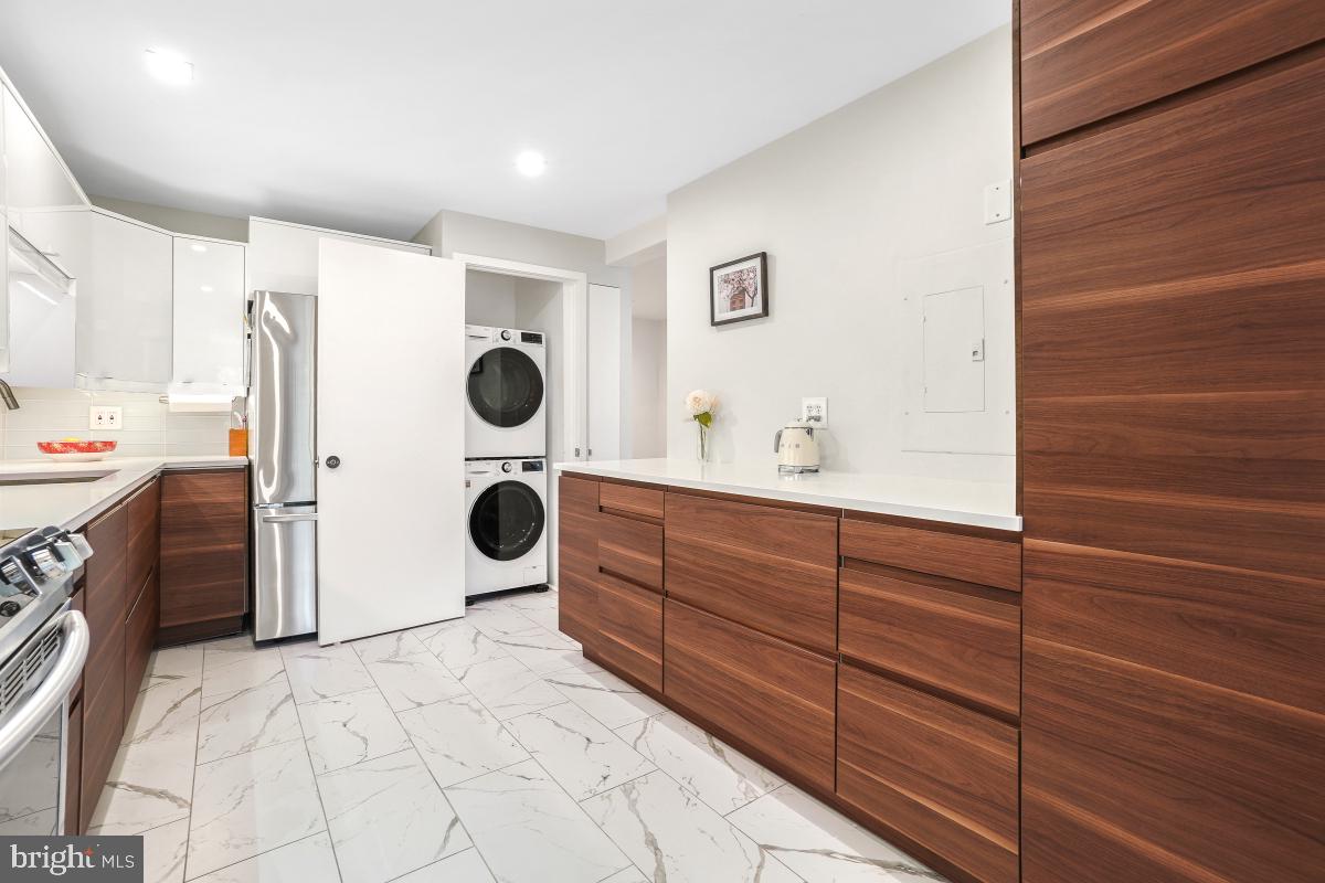 5904 MOUNT EAGLE DR #108B, ALEXANDRIA, Virginia 22303, 3 Bedrooms Bedrooms, 9 Rooms Rooms,2 BathroomsBathrooms,Residential,For sale,5904 MOUNT EAGLE DR #108B,VAFX2255330 MLS # VAFX2255330