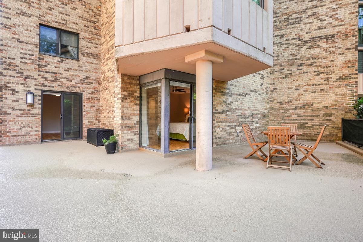 5904 MOUNT EAGLE DR #108B, ALEXANDRIA, Virginia 22303, 3 Bedrooms Bedrooms, 9 Rooms Rooms,2 BathroomsBathrooms,Residential,For sale,5904 MOUNT EAGLE DR #108B,VAFX2255330 MLS # VAFX2255330