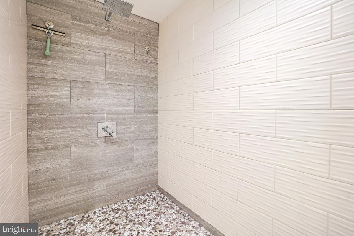 5904 MOUNT EAGLE DR #108B, ALEXANDRIA, Virginia 22303, 3 Bedrooms Bedrooms, 9 Rooms Rooms,2 BathroomsBathrooms,Residential,For sale,5904 MOUNT EAGLE DR #108B,VAFX2255330 MLS # VAFX2255330