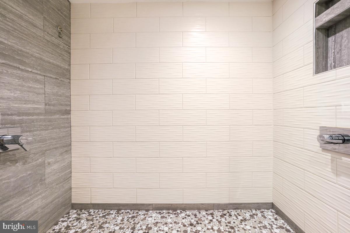 5904 MOUNT EAGLE DR #108B, ALEXANDRIA, Virginia 22303, 3 Bedrooms Bedrooms, 9 Rooms Rooms,2 BathroomsBathrooms,Residential,For sale,5904 MOUNT EAGLE DR #108B,VAFX2255330 MLS # VAFX2255330
