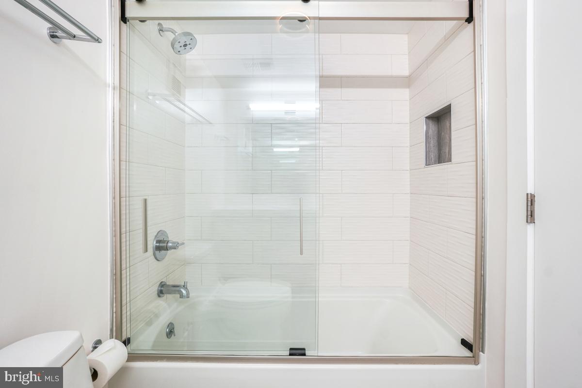 5904 MOUNT EAGLE DR #108B, ALEXANDRIA, Virginia 22303, 3 Bedrooms Bedrooms, 9 Rooms Rooms,2 BathroomsBathrooms,Residential,For sale,5904 MOUNT EAGLE DR #108B,VAFX2255330 MLS # VAFX2255330