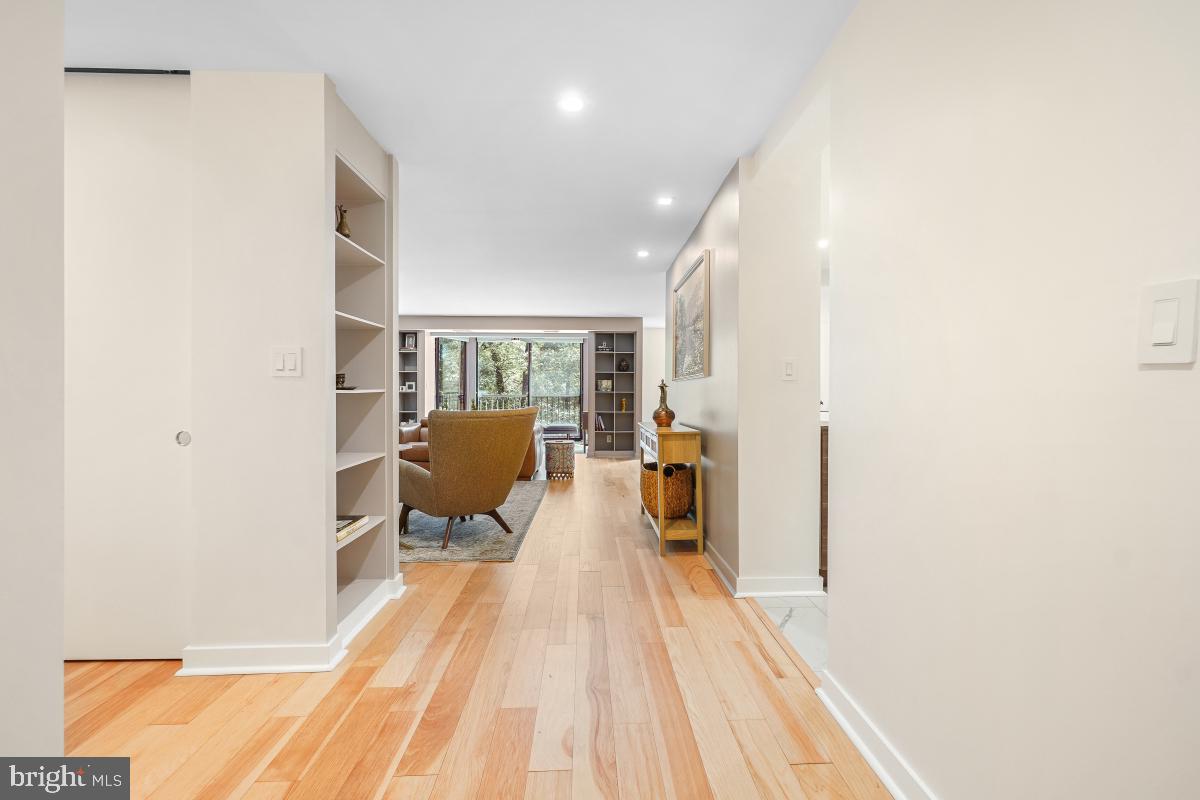 5904 MOUNT EAGLE DR #108B, ALEXANDRIA, Virginia 22303, 3 Bedrooms Bedrooms, 9 Rooms Rooms,2 BathroomsBathrooms,Residential,For sale,5904 MOUNT EAGLE DR #108B,VAFX2255330 MLS # VAFX2255330