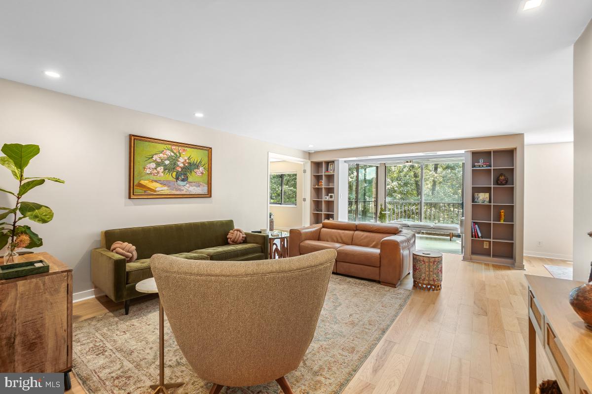 5904 MOUNT EAGLE DR #108B, ALEXANDRIA, Virginia 22303, 3 Bedrooms Bedrooms, 9 Rooms Rooms,2 BathroomsBathrooms,Residential,For sale,5904 MOUNT EAGLE DR #108B,VAFX2255330 MLS # VAFX2255330
