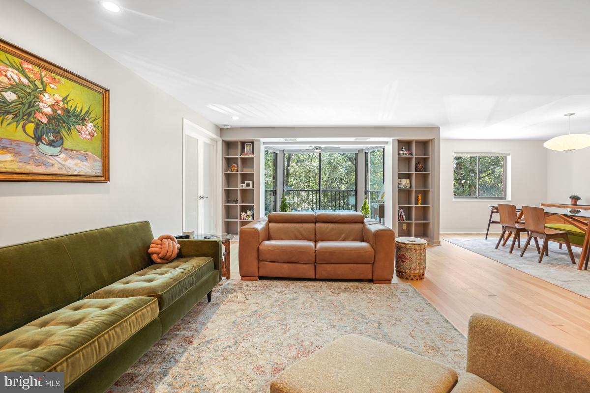 5904 MOUNT EAGLE DR #108B, ALEXANDRIA, Virginia 22303, 3 Bedrooms Bedrooms, 9 Rooms Rooms,2 BathroomsBathrooms,Residential,For sale,5904 MOUNT EAGLE DR #108B,VAFX2255330 MLS # VAFX2255330