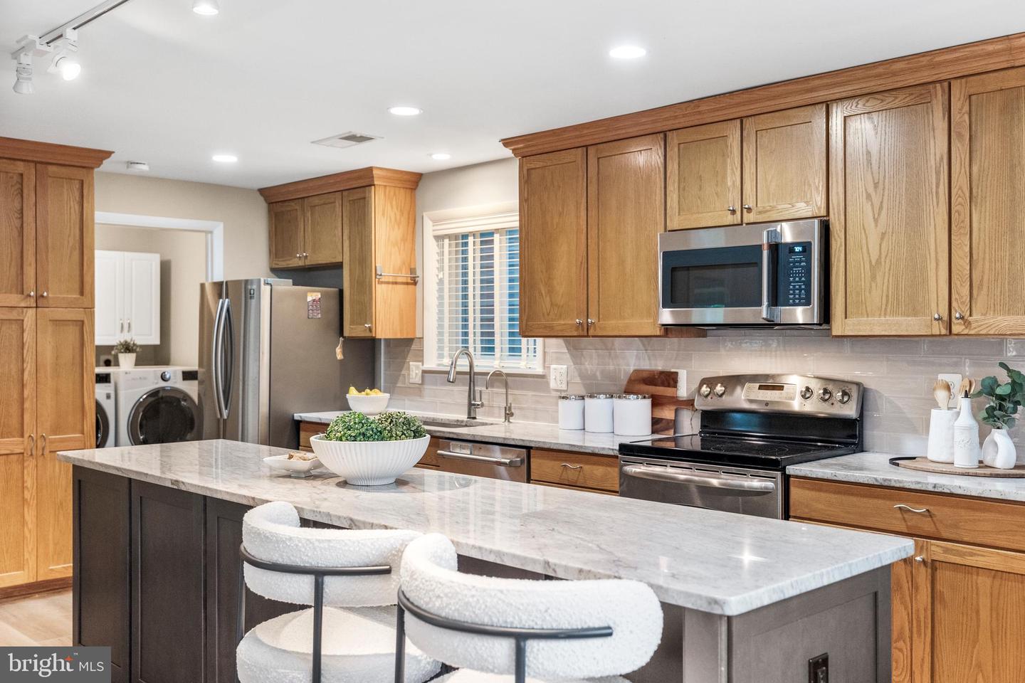 6352 12TH ST N, ARLINGTON, Virginia 22205, 3 Bedrooms Bedrooms, ,2 BathroomsBathrooms,Residential,For sale,6352 12TH ST N,VAAR2060684 MLS # VAAR2060684