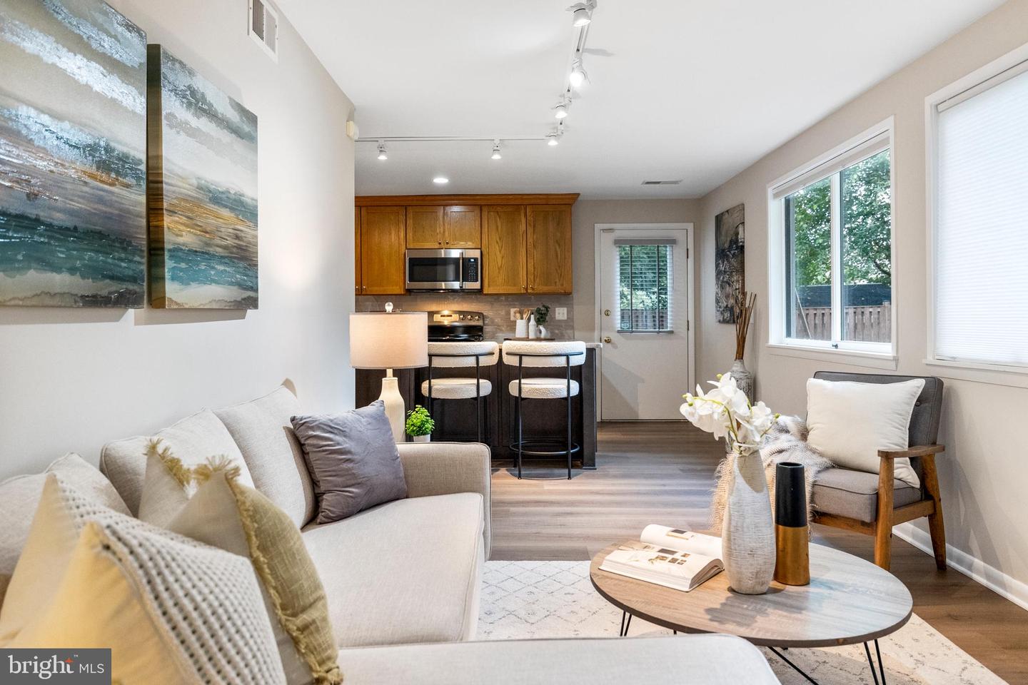 6352 12TH ST N, ARLINGTON, Virginia 22205, 3 Bedrooms Bedrooms, ,2 BathroomsBathrooms,Residential,For sale,6352 12TH ST N,VAAR2060684 MLS # VAAR2060684