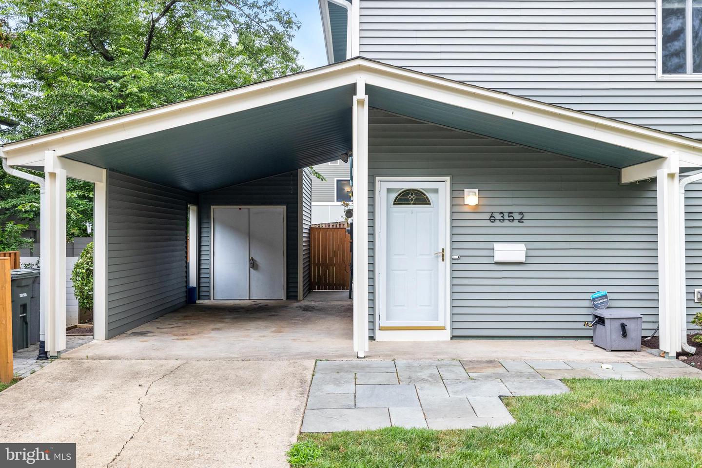 6352 12TH ST N, ARLINGTON, Virginia 22205, 3 Bedrooms Bedrooms, ,2 BathroomsBathrooms,Residential,For sale,6352 12TH ST N,VAAR2060684 MLS # VAAR2060684