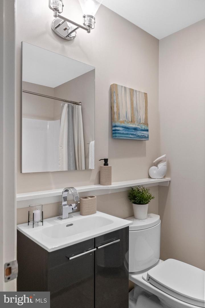 6352 12TH ST N, ARLINGTON, Virginia 22205, 3 Bedrooms Bedrooms, ,2 BathroomsBathrooms,Residential,For sale,6352 12TH ST N,VAAR2060684 MLS # VAAR2060684
