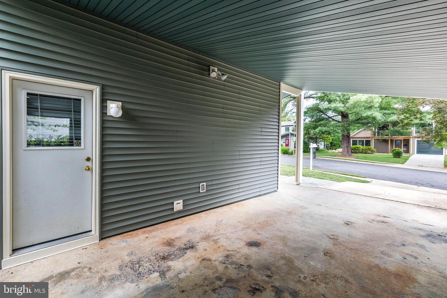 6352 12TH ST N, ARLINGTON, Virginia 22205, 3 Bedrooms Bedrooms, ,2 BathroomsBathrooms,Residential,For sale,6352 12TH ST N,VAAR2060684 MLS # VAAR2060684