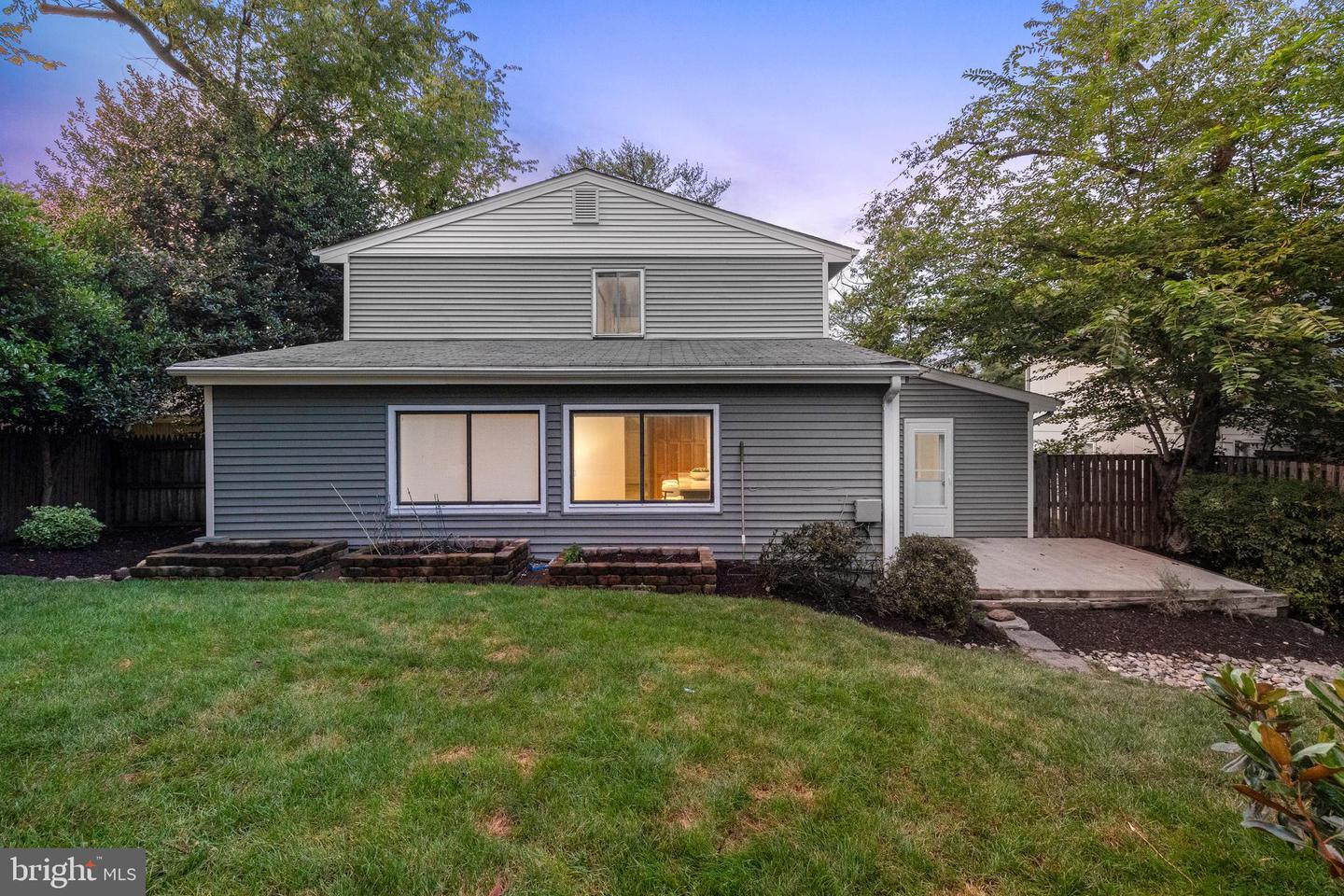 6352 12TH ST N, ARLINGTON, Virginia 22205, 3 Bedrooms Bedrooms, ,2 BathroomsBathrooms,Residential,For sale,6352 12TH ST N,VAAR2060684 MLS # VAAR2060684