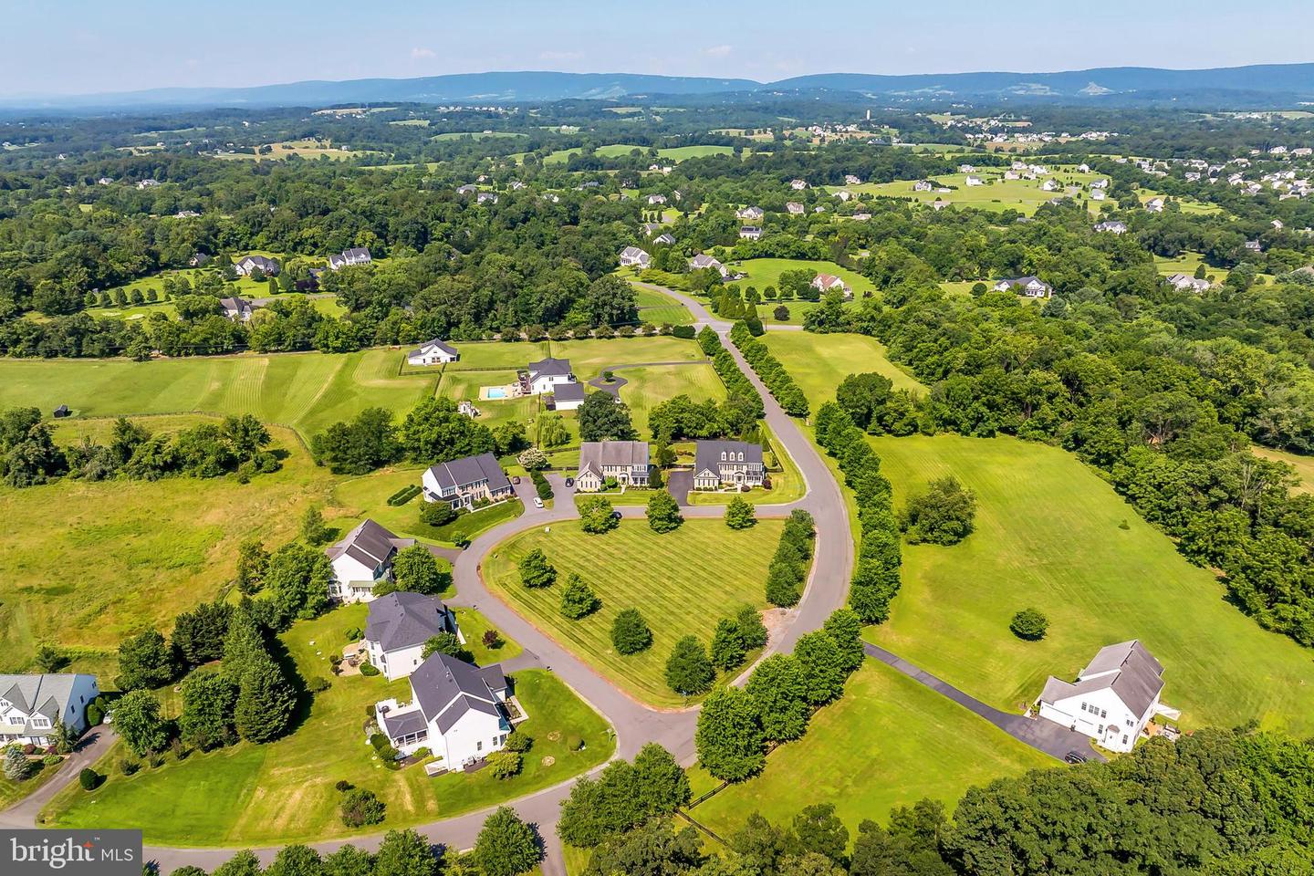 18191 BARROW KNOLL LN, PURCELLVILLE, Virginia 20132, 4 Bedrooms Bedrooms, ,3 BathroomsBathrooms,Residential,For sale,18191 BARROW KNOLL LN,VALO2101828 MLS # VALO2101828