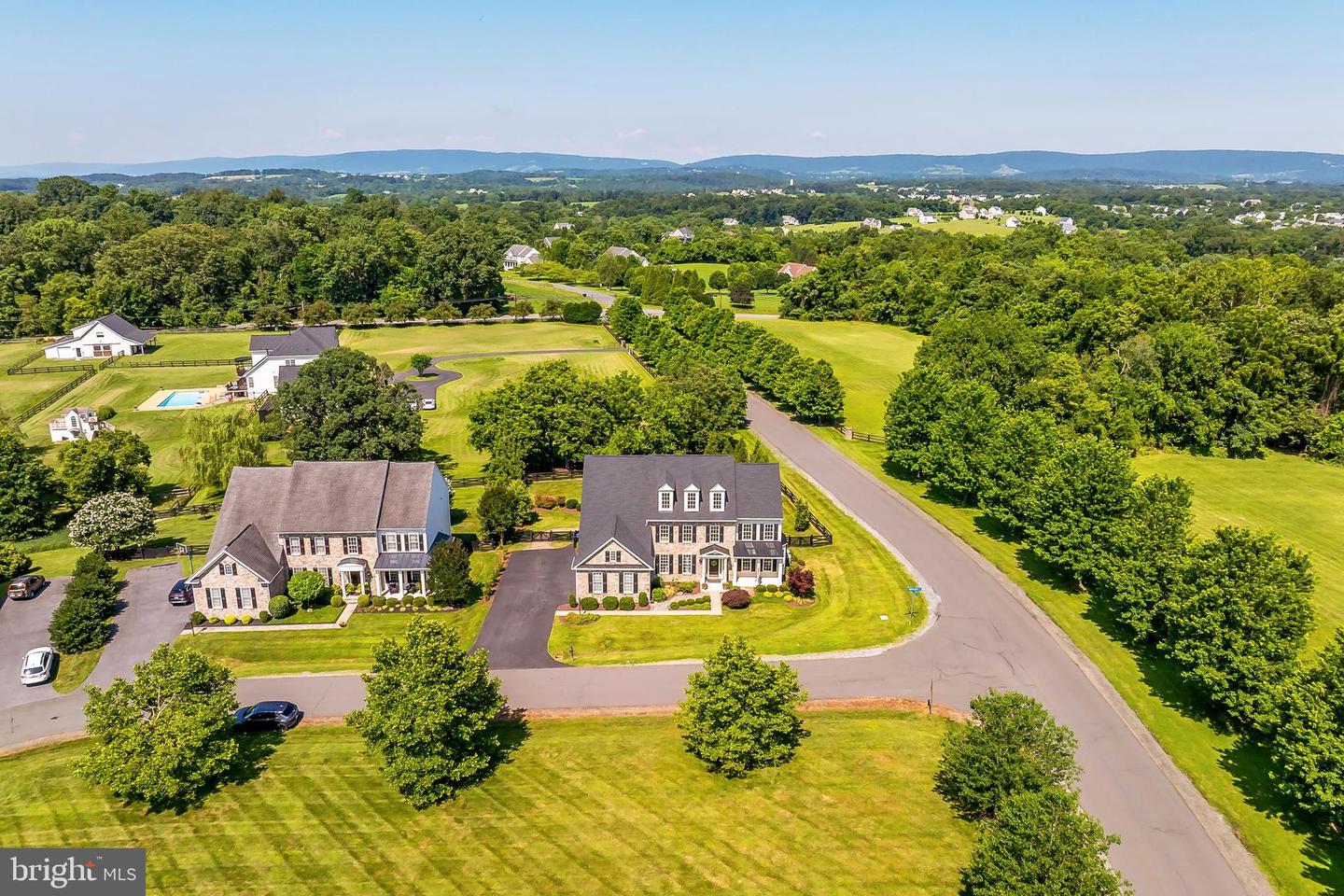 18191 BARROW KNOLL LN, PURCELLVILLE, Virginia 20132, 4 Bedrooms Bedrooms, ,3 BathroomsBathrooms,Residential,For sale,18191 BARROW KNOLL LN,VALO2101828 MLS # VALO2101828