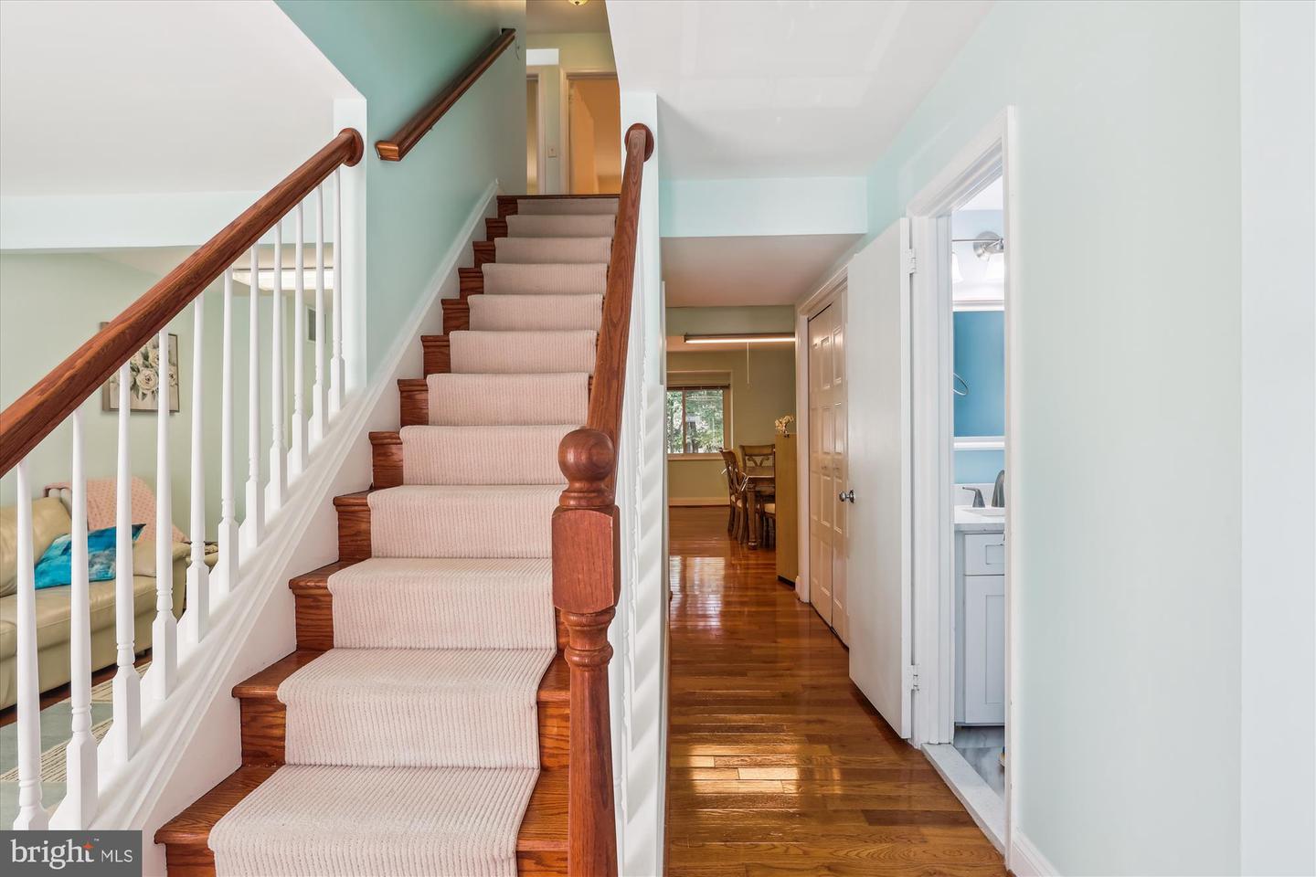 3024 SUGAR LN, VIENNA, Virginia 22181, 4 Bedrooms Bedrooms, ,3 BathroomsBathrooms,Residential,For sale,3024 SUGAR LN,VAFX2255012 MLS # VAFX2255012