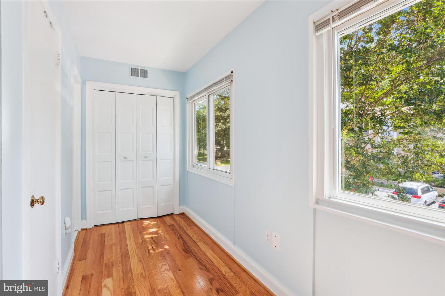 3024 SUGAR LN, VIENNA, Virginia 22181, 4 Bedrooms Bedrooms, ,3 BathroomsBathrooms,Residential,For sale,3024 SUGAR LN,VAFX2255012 MLS # VAFX2255012
